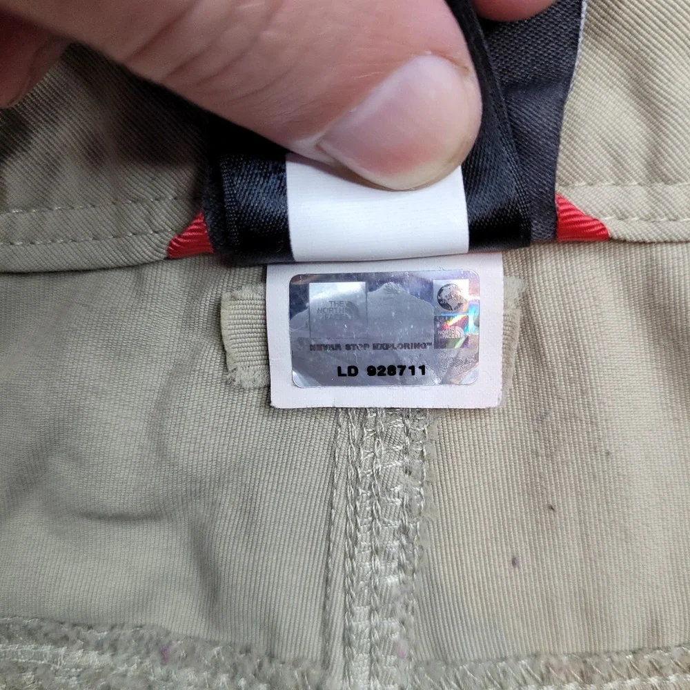 The North Face Cargo Shorts Mens 32 Tan Nylon Hiking Outdoor‎ TCN3/TMN3 A4J2